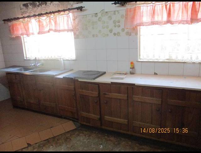 FARM FOR SALE IN BAINSVLEI